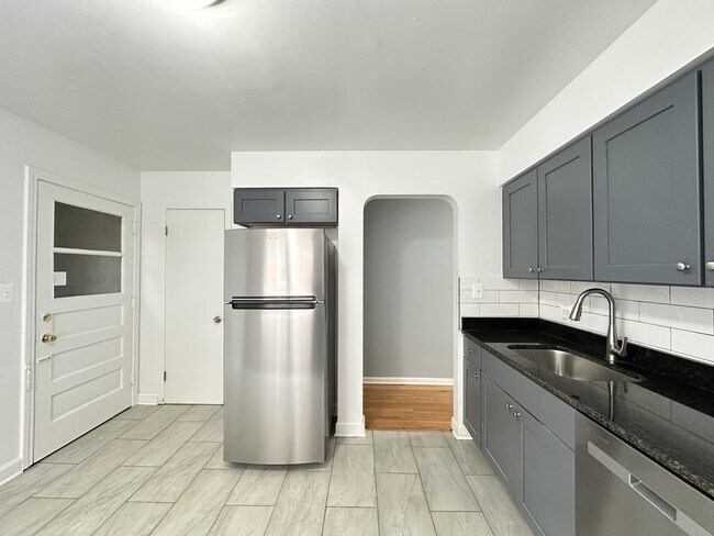 Photo - 6719 N California Ave Unit W2