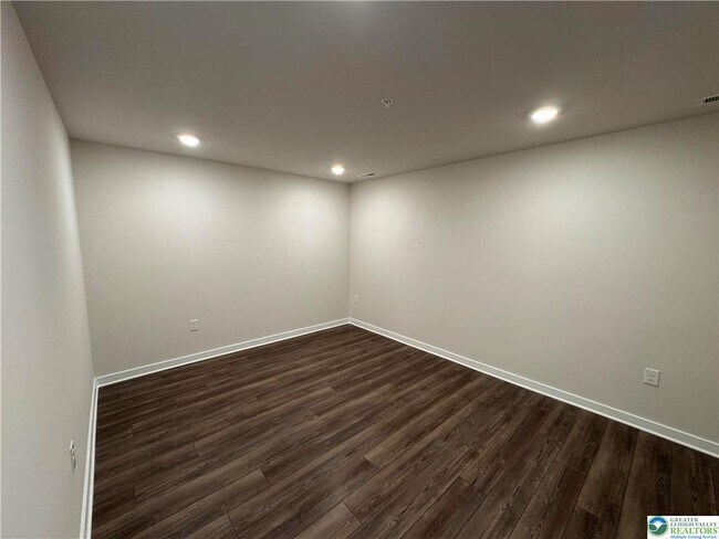 Photo - 7666 Clayton Ave