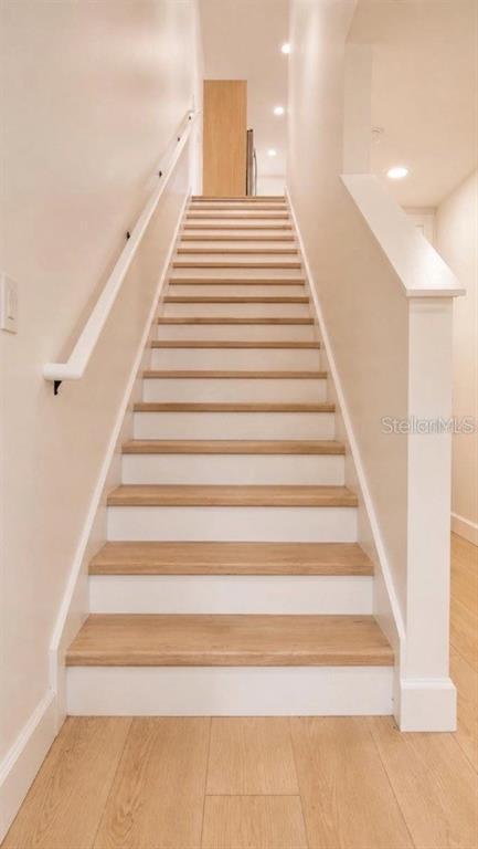 Photo - 377 13th St N