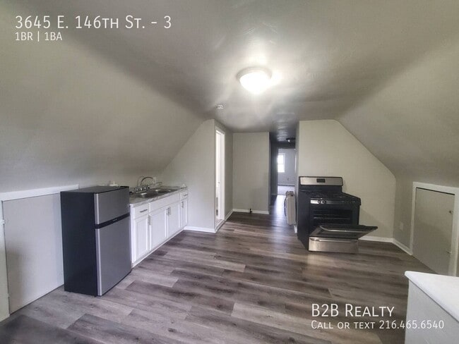 Photo - 3645 E 146th St Unit 3
