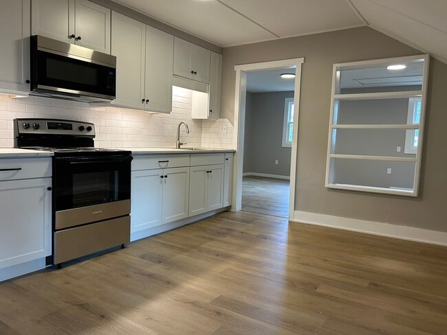 Building Photo - 2-2 Walnut St Unit #2 Rental