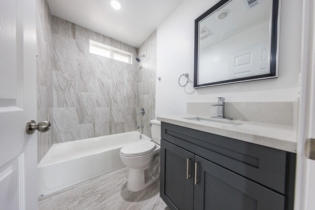 Photo - 1617 W 55th St Unit #1617