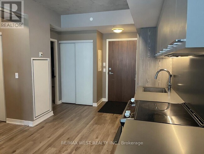 Photo - 30 Baseball Pl Unit 607