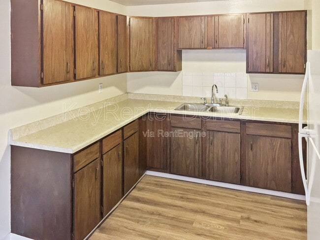 Photo - 9165 Perry St