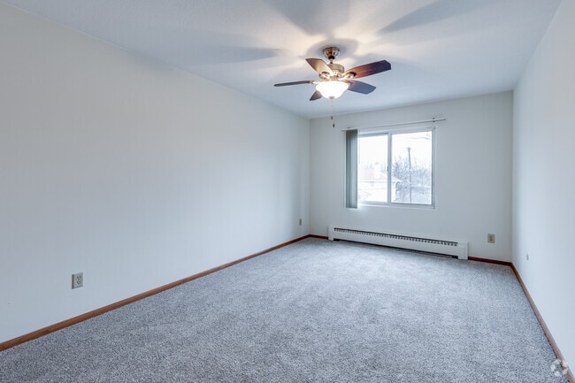 1BR, 1BA - 725SF- Bedroom