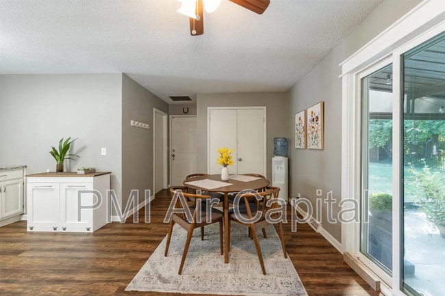 Photo - 1917 N Edgemoor St