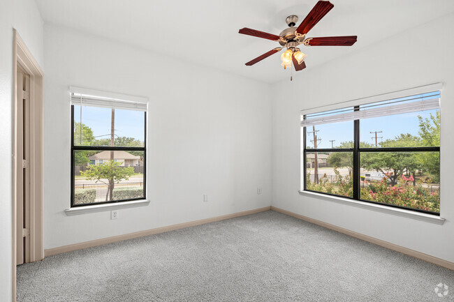 1BR, 1BA - 756SF - Bedroom - Volar Apartments