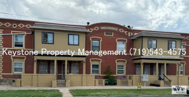 Building Photo - $475 OFF - Move In Special! 2 Bedroom/1 B... Unit 113 Rental