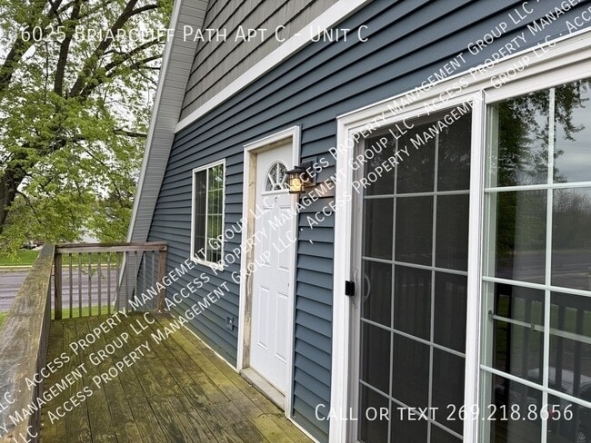 Building Photo - 6025 Briarcliff Path Unit C