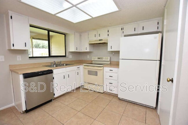 Photo - 1440 Ridge Lake Ct