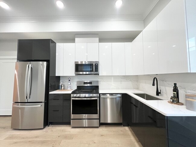 Building Photo - 115 Thurston St Unit 1 Rental