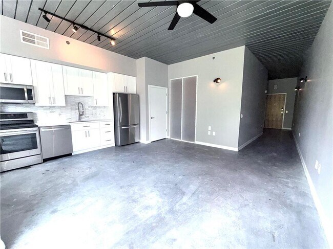 Photo - 620 Glen Iris Dr NE Unit 317