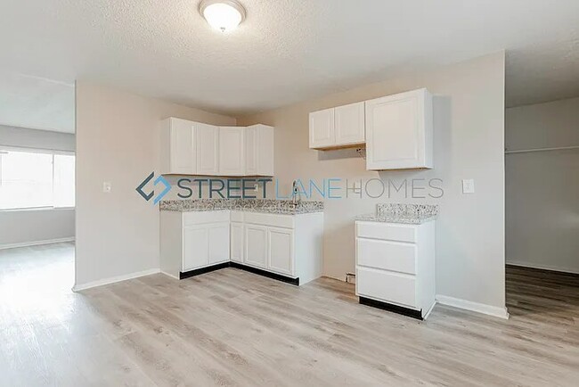 Photo - 3704 Erin Dr