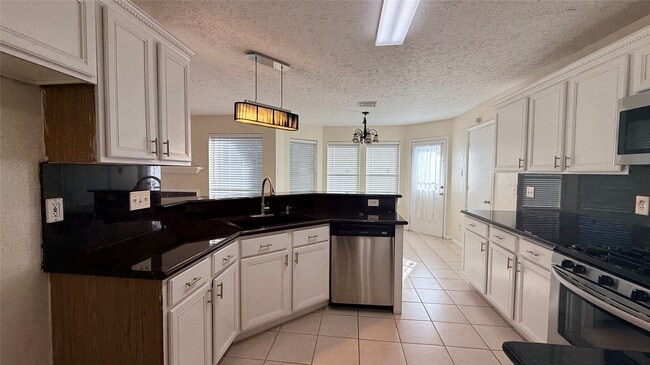 106 Crimson Bay Dr