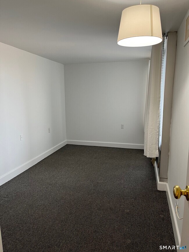 60 Strawberry Hill Ave Unidad 814