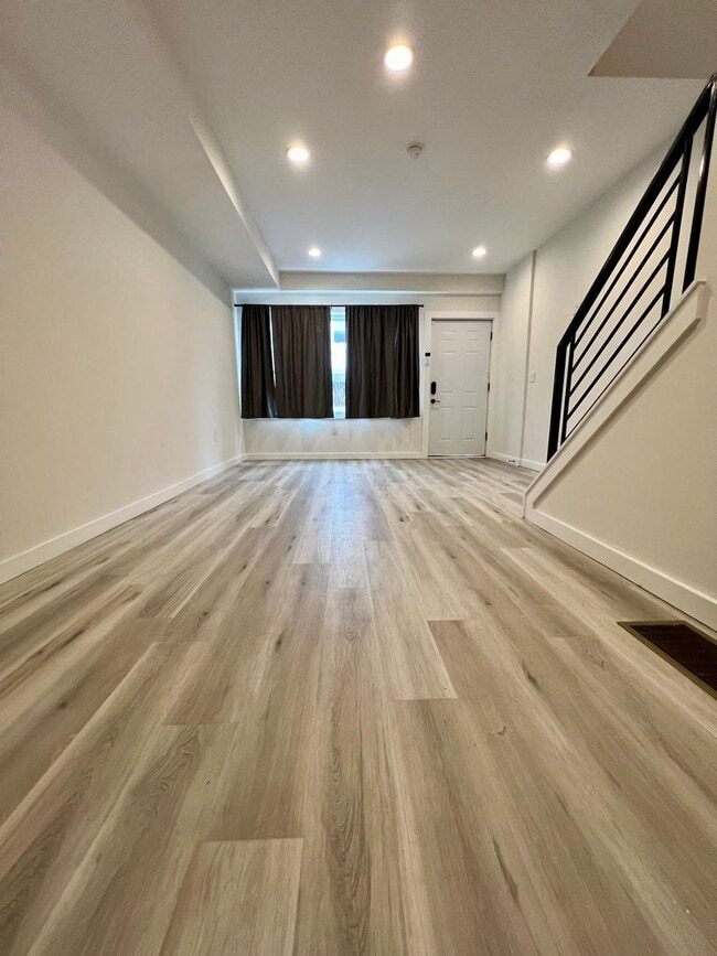 Photo - Luxurious 3-Bedroom Townhome in South Philadelphia! Available NOW!