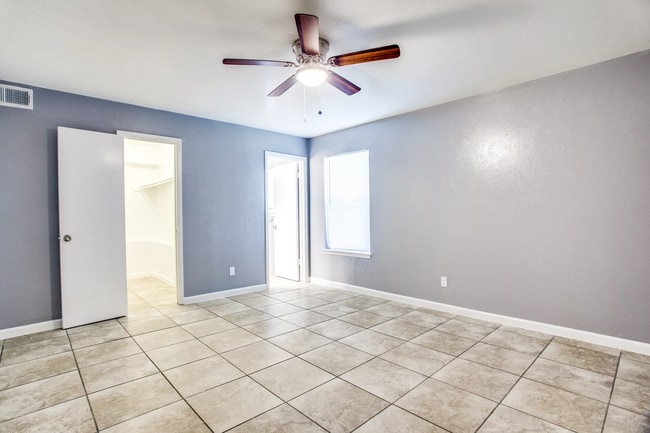 Grand Manor Apartments Interior