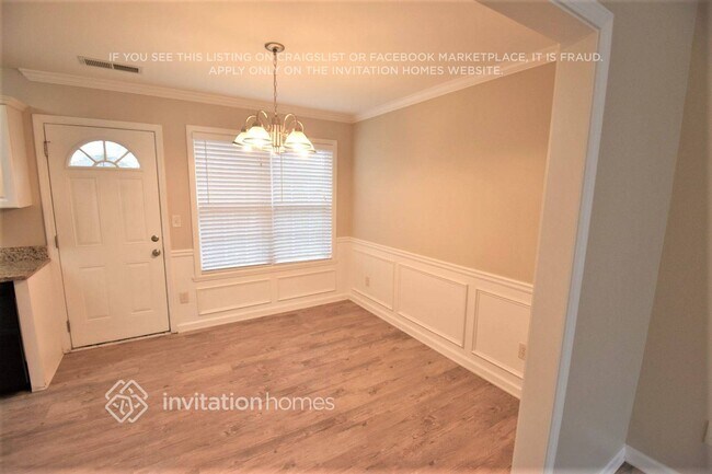 Photo - 556 Ivey Way SE