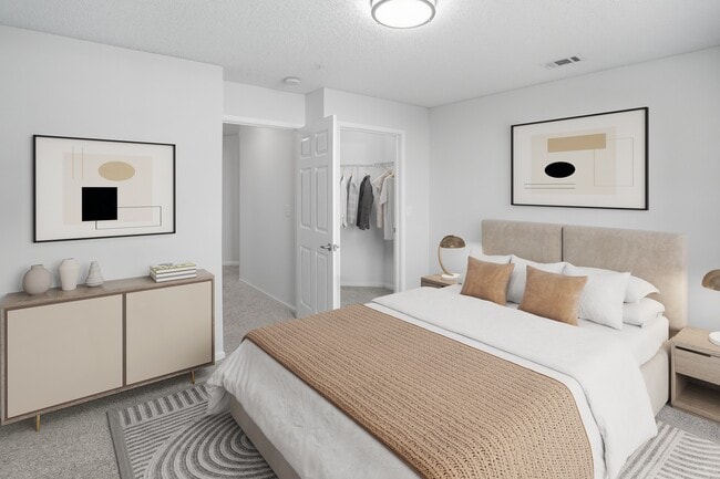 Bedroom - Crescent Pointe Apartments