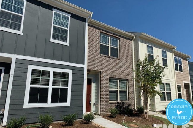 Building Photo - 5 Belhaven Dr