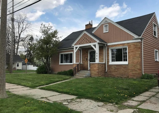 Photo - 324 W Oakland Ave