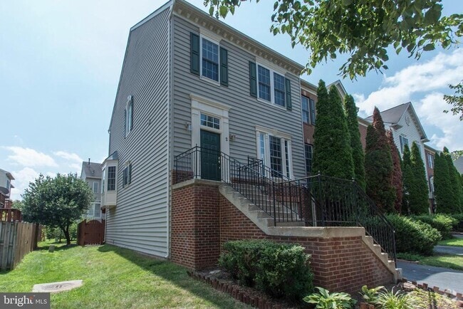 Building Photo - 2 Rockingham Ct Rental