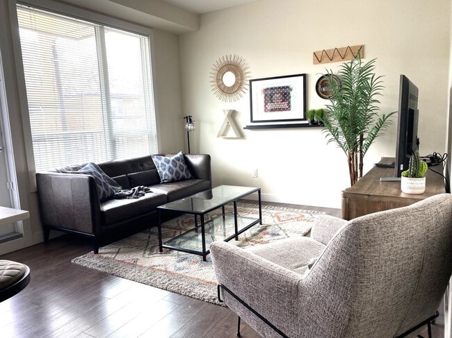 Building Photo - 9907-391 91 Ave NW