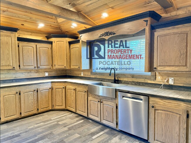 Photo - Beautiful 5 bed 2 bath country living - 5+...