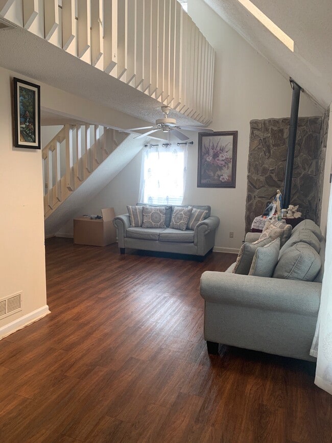 Living Room/Den - 948 Bobcat Ct