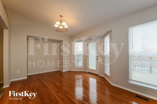 Photo - 14 Rivermeadows Dr