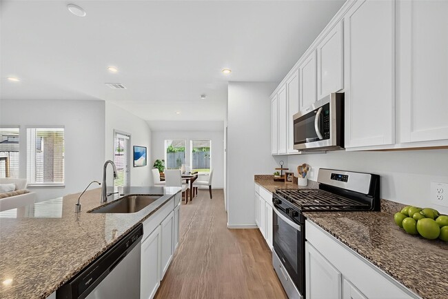 Photo - 9721 Chelsea St