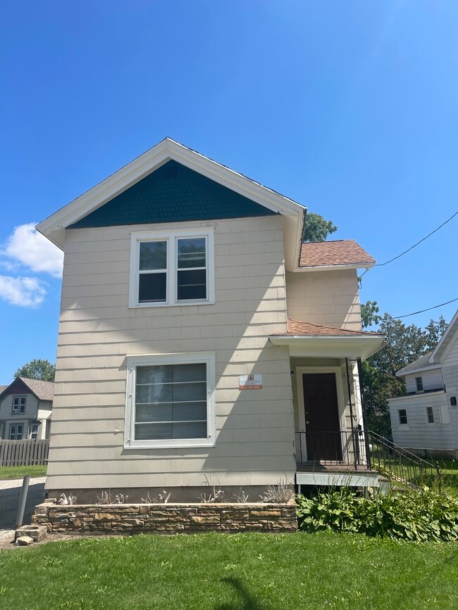 Photo - 846 Elmwood Ave