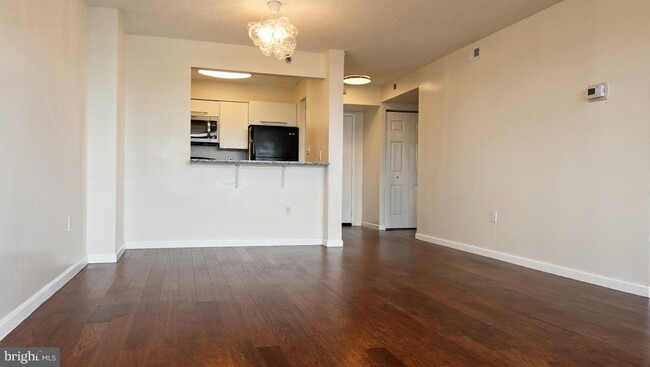 Building Photo - 10101 Grosvenor Pl Unit 1603