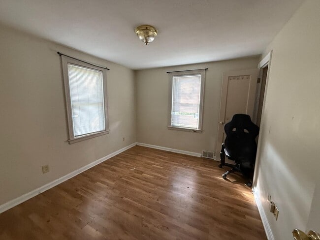Photo - 83 W Wood St
