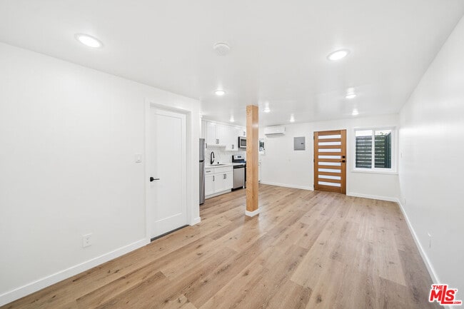 Photo - 1027 N Gardner St Unit 1/2