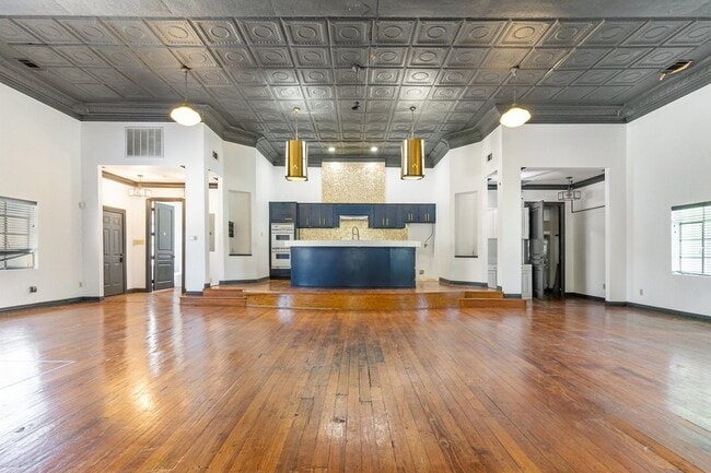 Building Photo - 2602 Kings Rd Unit A Rental
