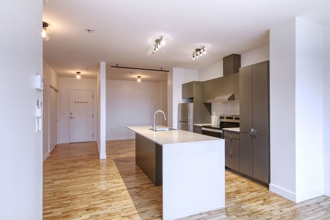 Photo - 4350 Av. de l'Hôtel-de-Ville Unit 311