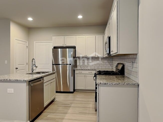 Photo - 214 Omega Ct