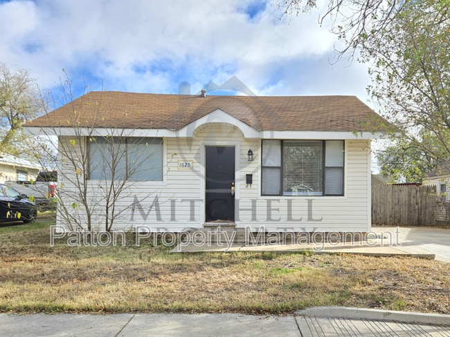 Building Photo - 1625 S La Salle St