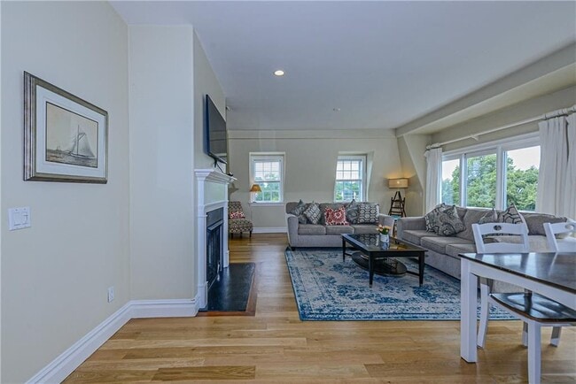 Photo - 106 William St Unit 2