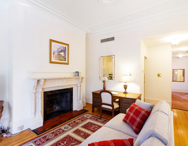 Photo - 387 Commonwealth Ave Unit 4