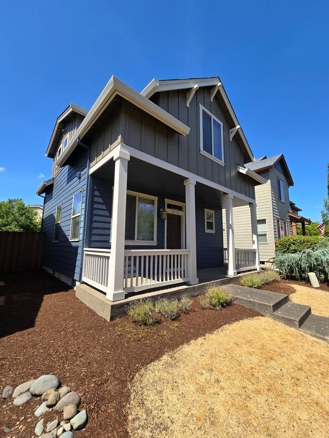 Building Photo - Small Dog Friendly 2 Bedroom 1.5 Bath Hous... Rental