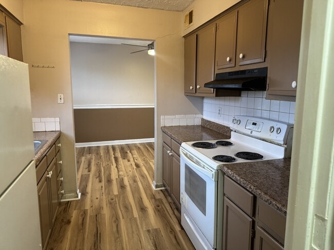 Photo - 179 Hedgewood Ct