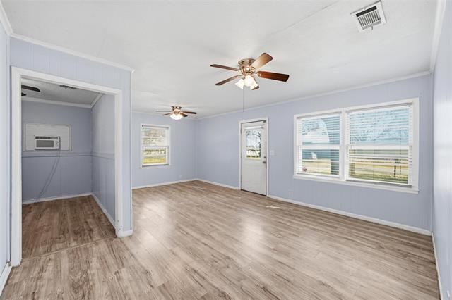 Photo - 406 N College St