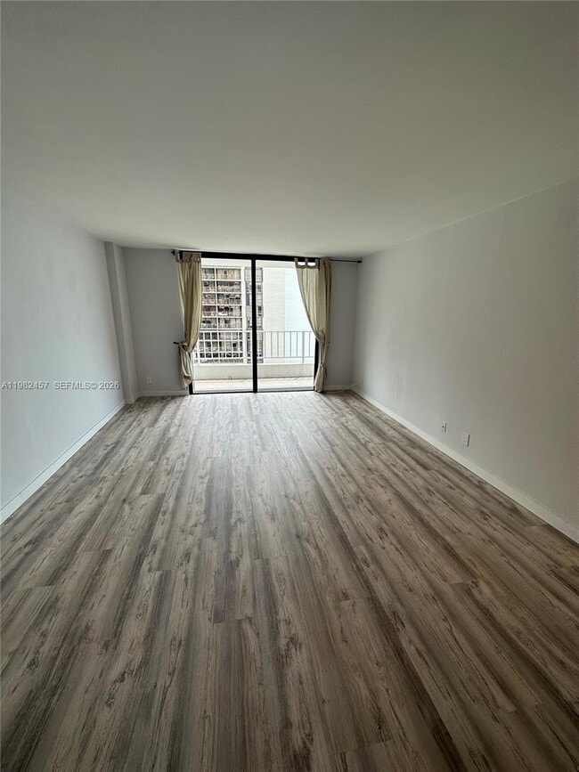 Photo - 200 SE 15th Rd Unit 15