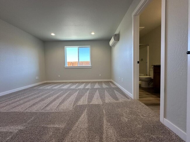 Photo - 1149 Annalise St