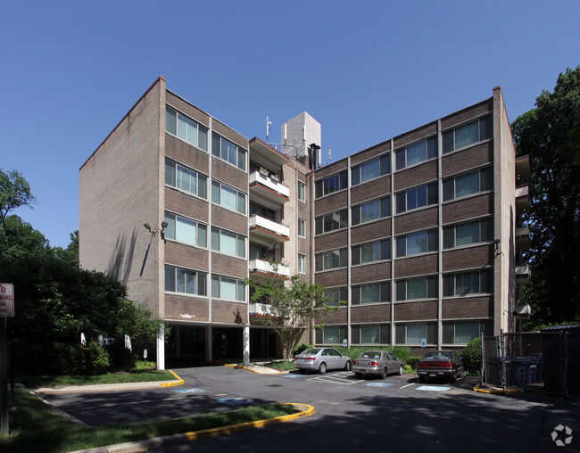 Montgomery Towers - Montgomery Towers Apartments