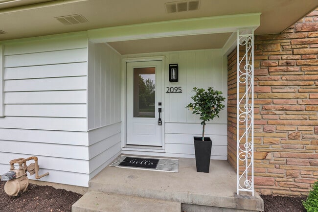 Photo - 2095 McCoy Rd