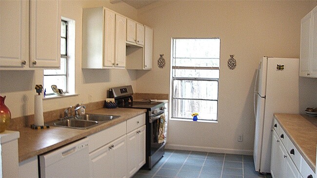 Photo - 18311 Redbud Ln