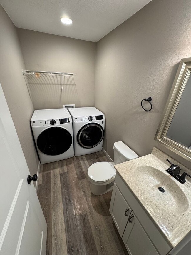 Photo - 929 W 1st St Unit 929